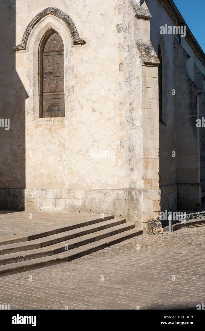 Sonnenuntergang auf Kirche in La Couarde-Sur-Mer auf der französischen Insel Ile de Ré. Stockfoto