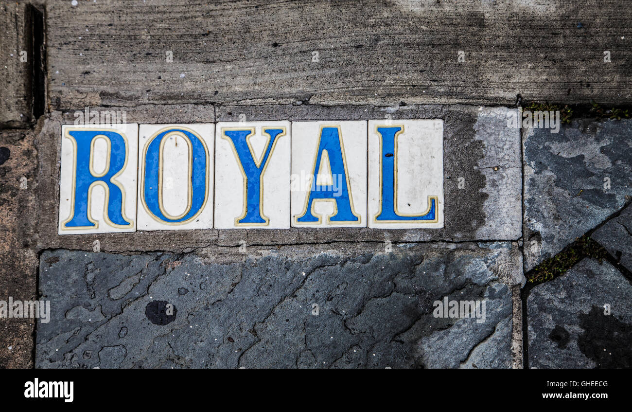 Königliche Straße Bürgersteig Fliesen nach Regen - New Orleans, Louisiana 2016 Stockfoto