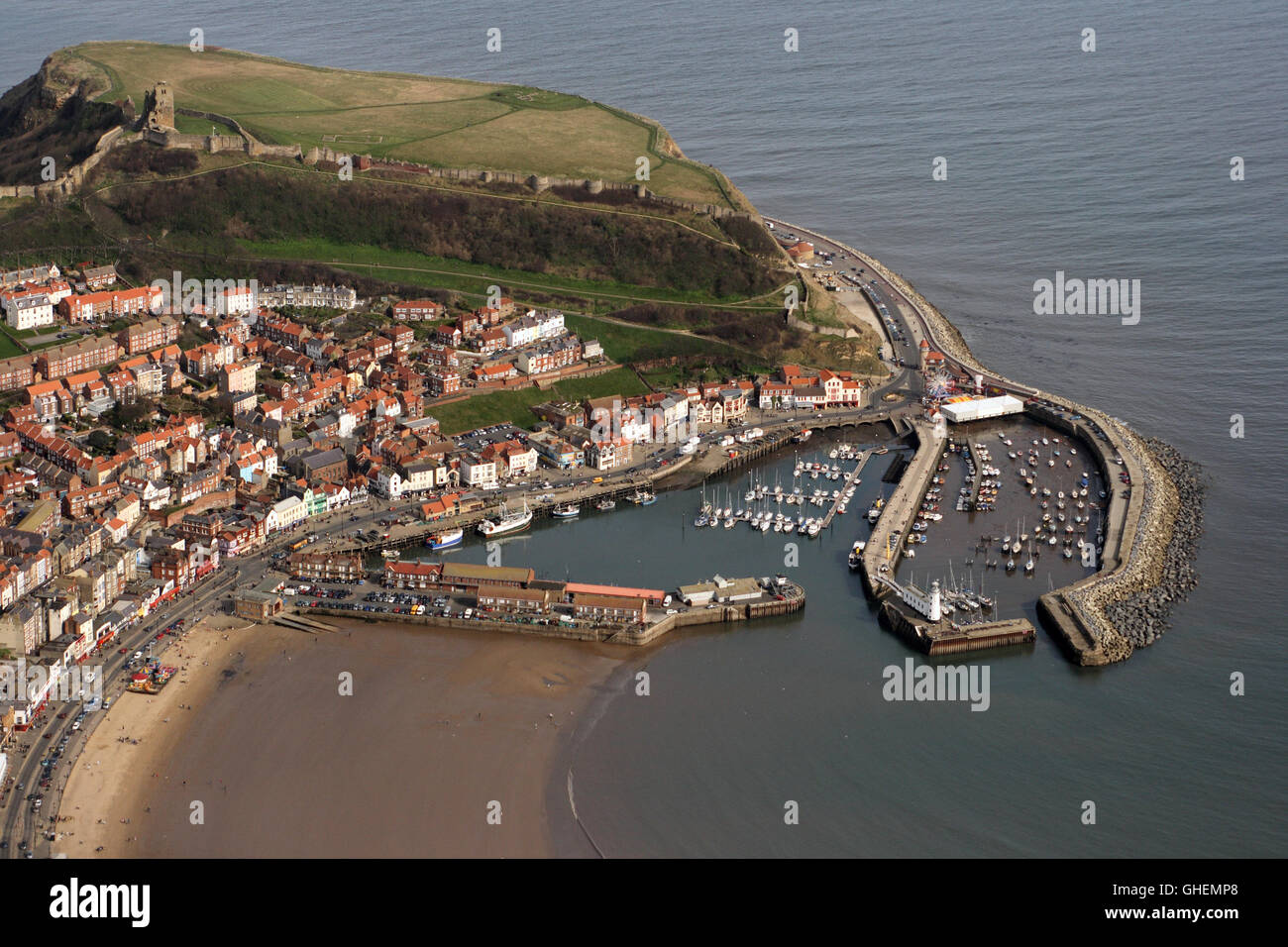 Scarborough pier leuchtturm Fotos und Bildmaterial in hoher Auflösung