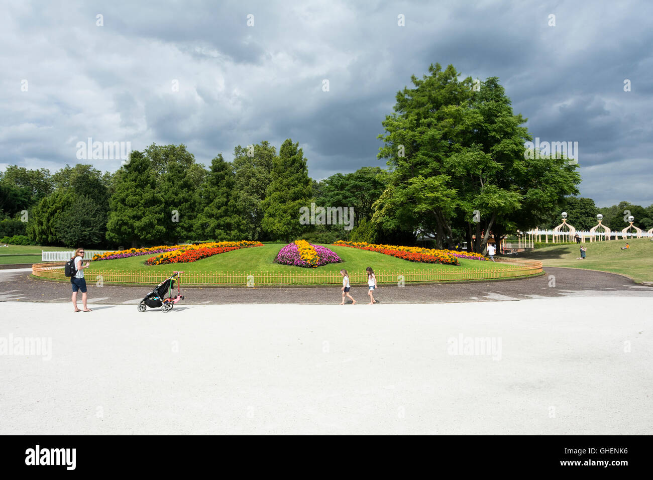 Summer's Day in Festival Gardens, Battersea Park - der Park ist ein 200 Acre (83 Hektar) Grünfläche am Ufer der Themse in London SW11. Stockfoto