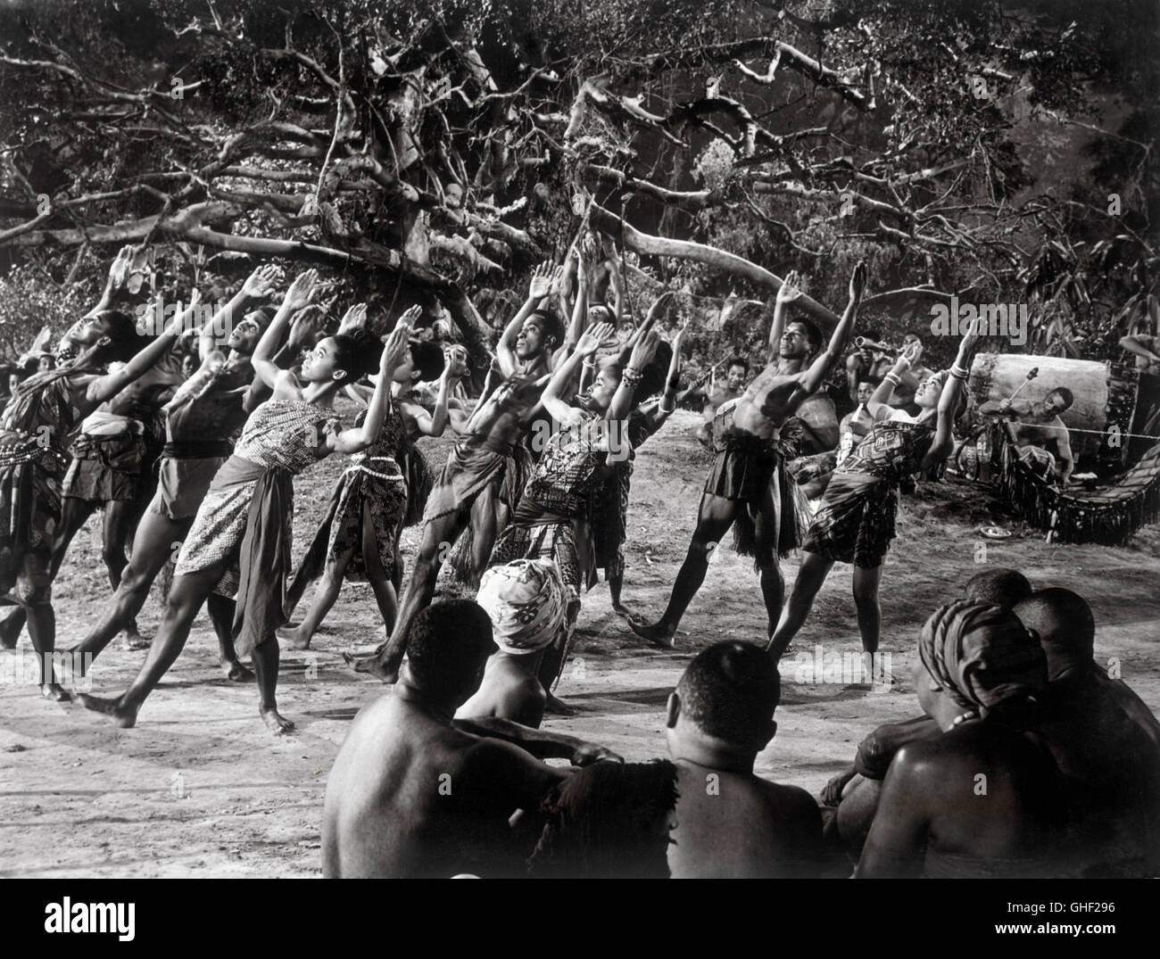 DIE Sünden von RACHEL CADE USA 1961 Gordon Douglas Szene tanzen Afrikaner in Belgisch-Kongo. Regie: Gordon Douglas Stockfoto