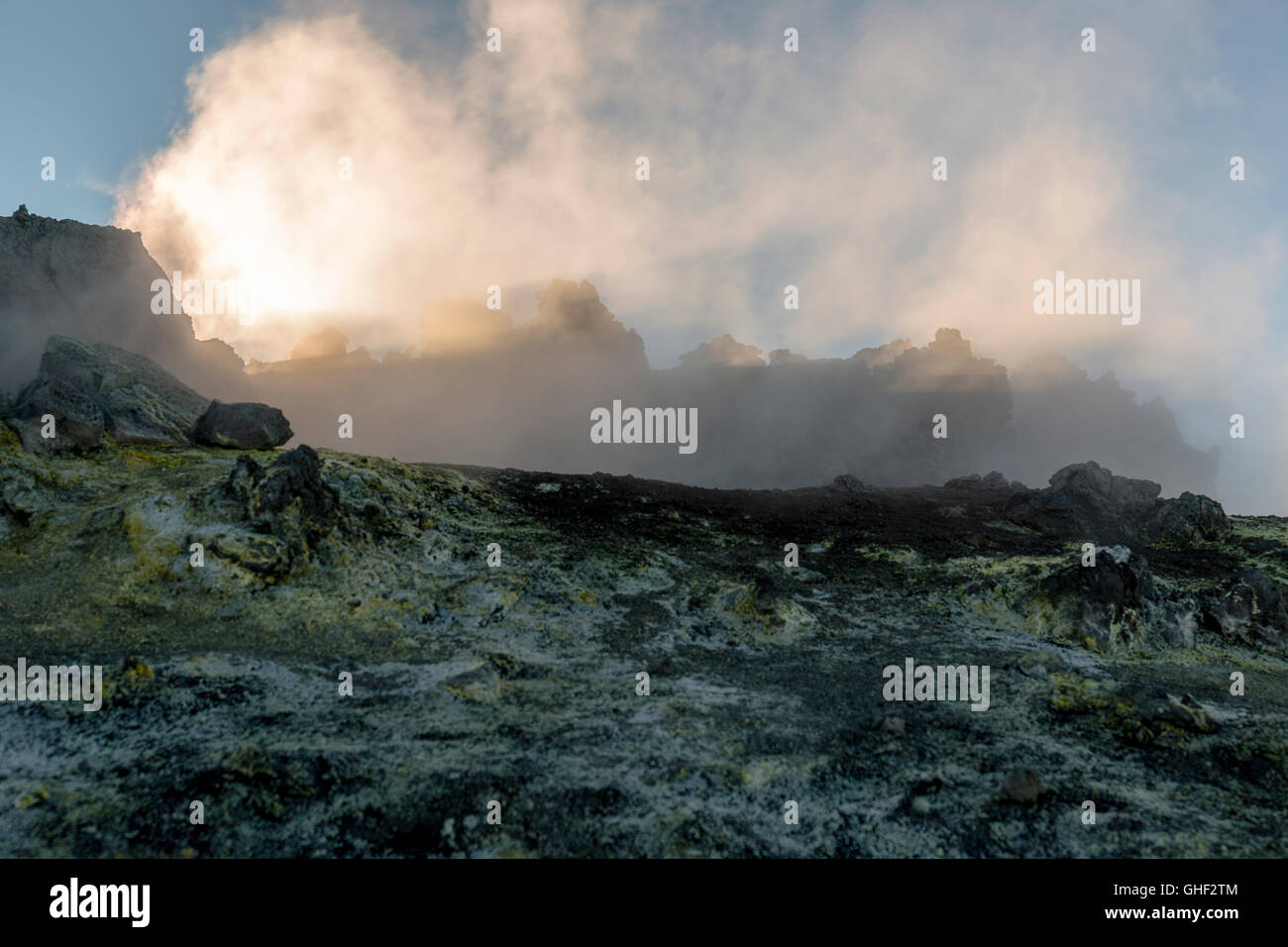 Ätna: vulkanische Gase am Rande der "Bocca Nuova" Stockfoto