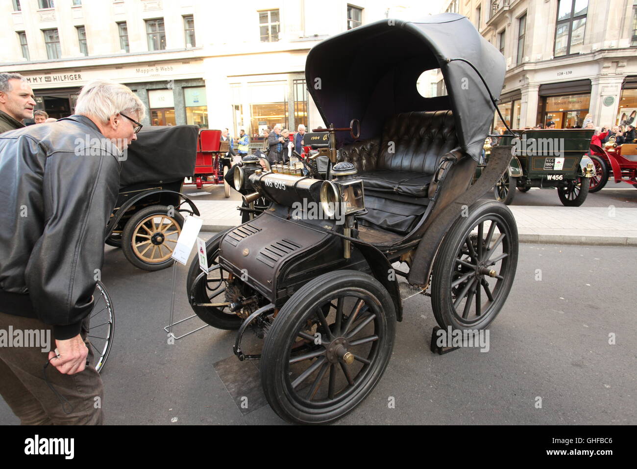Henriod 1898 auf dem Display an der Regent Street Motor Show vor der London, Brighton Veteran Car Run 2015, London, UK hergestellt. Stockfoto