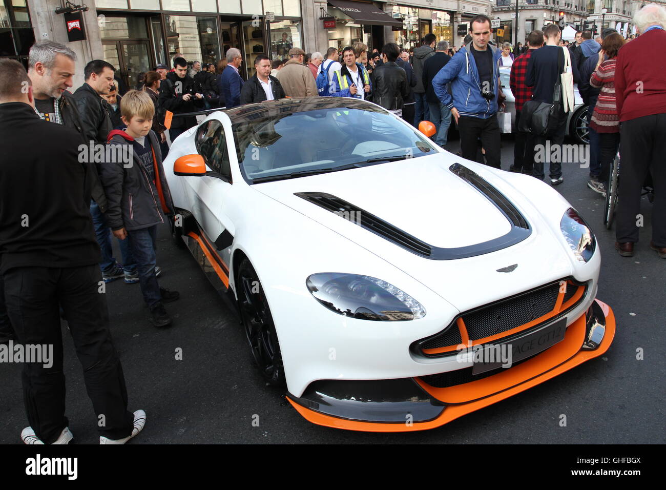 Aston Martin auf dem Display an der Regent Street Motor Show in London, UK. Stockfoto