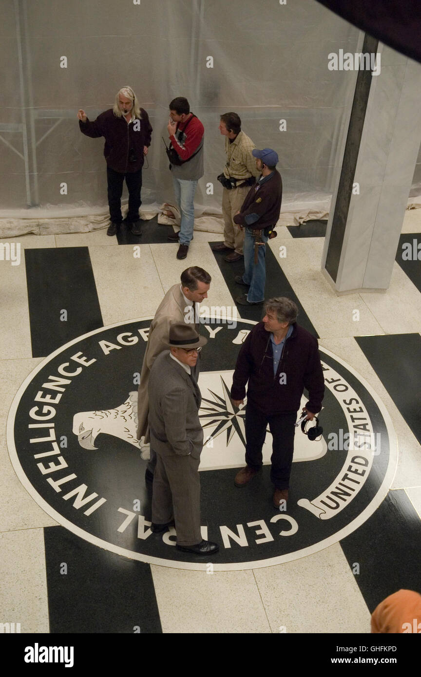 DER GUTE HIRTE The Good Shepherd USA 2006 Der Gute Hirte / LEE PACE als Richard Hayes MATT DAMON als Edward Wilson und Regisseur und Produzent ROBERT DE NIRO am Set von die untold Geschichte der Geburt von der CIA, "The Good Shepherd". Regie: Robert de Niro aka. Der gute Hirte Stockfoto