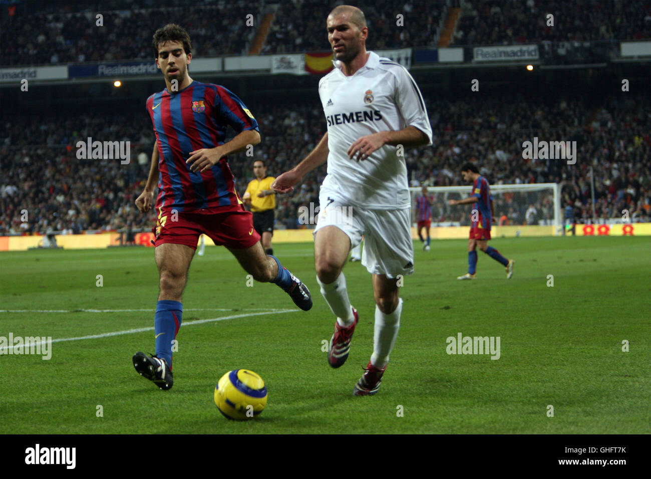 Ziel 2 / ZINEDINE ZIDANE von Real Madrid Im Spiel Gegen den FC Barcelona Regie: Jaume Collet-Serra aka. Ziel! 2: living the Dream Stockfoto