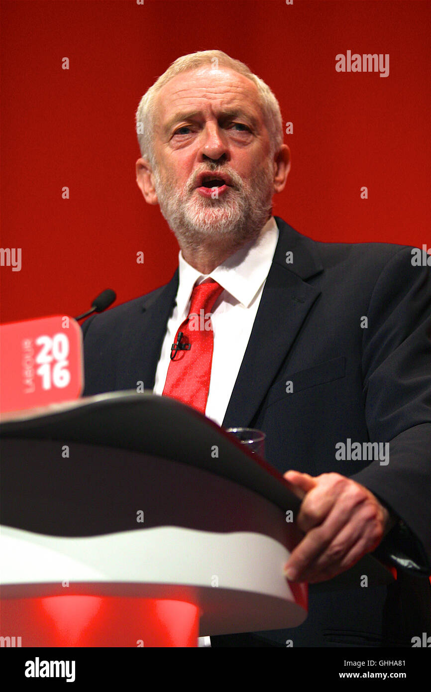 Labour Leader Jeremy Corbyn hält seine Rede an den Labour-Parteitag in Liverpool 2016 Stockfoto