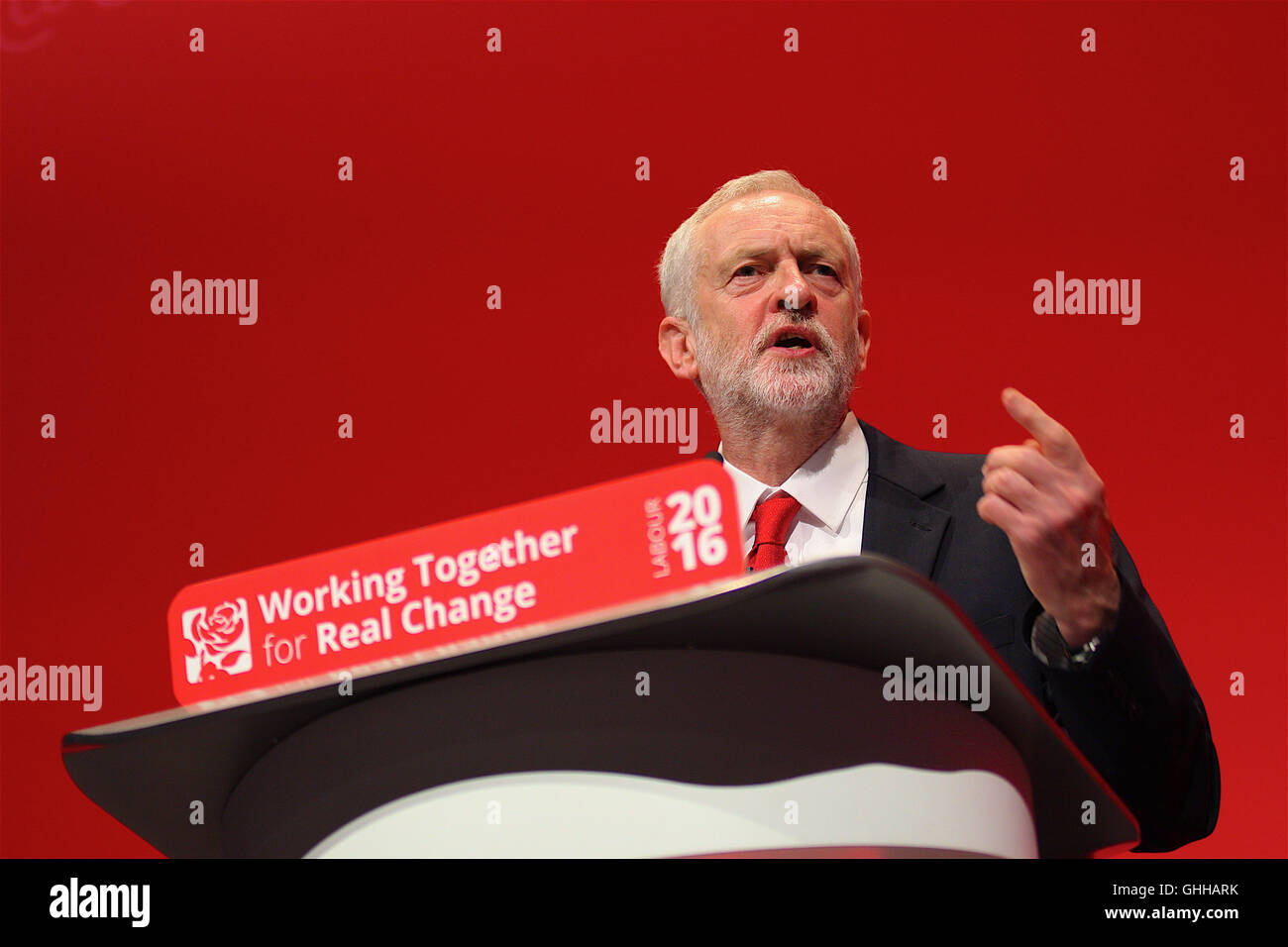 Labour Leader Jeremy Corbyn hält seine Rede an den Labour-Parteitag in Liverpool 2016 Stockfoto