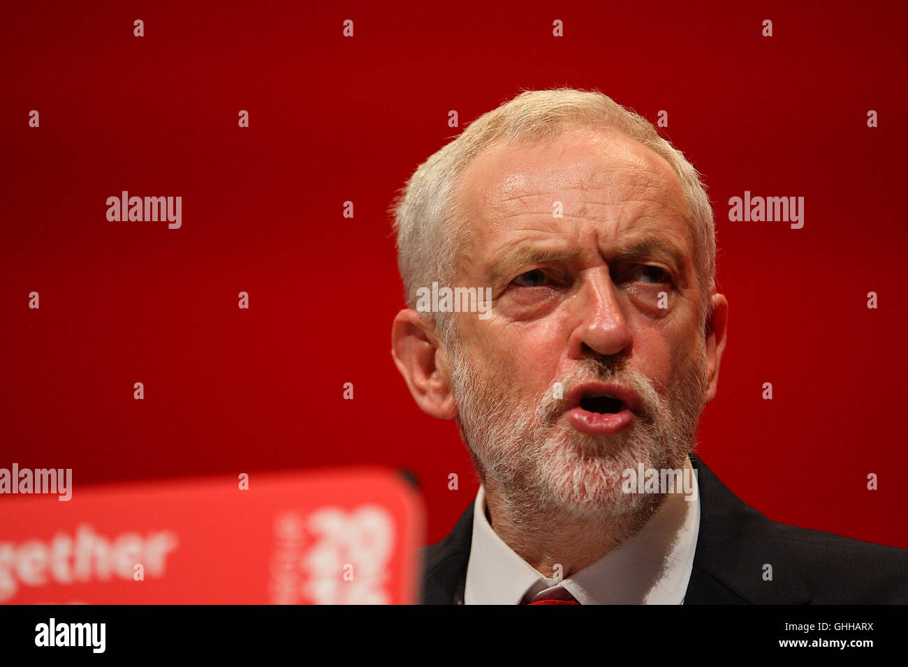 Labour Leader Jeremy Corbyn hält seine Rede an den Labour-Parteitag in Liverpool 2016 Stockfoto