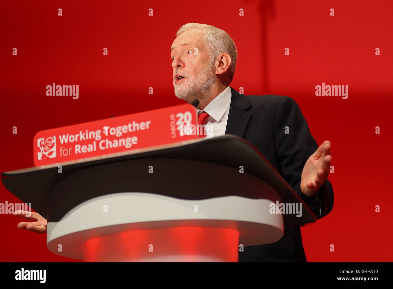 Labour Leader Jeremy Corbyn hält seine Rede an den Labour-Parteitag in Liverpool 2016 Stockfoto