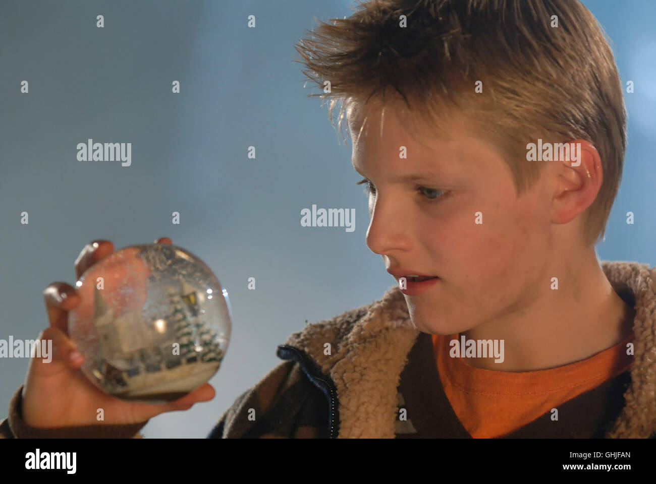 Wintersonnenwende - Die Jagd Nach Den Sechs Zeichen des Lichts / Will Stanton (ALEXANDER LUDWIG) Regie: David L. Cunningham aka. Der Sucher: Die Dunkelheit steigt Stockfoto