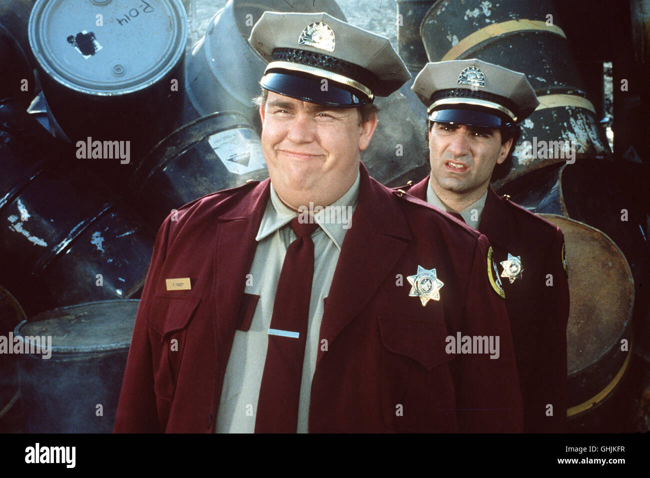 Als der Glücklose Polizist Frank Dooley Gefeuert Wird Und der Schüchterne Website Norman Kane Seinen Beruf anheizt Andauernder Erfolglosigkeit einer Den Nagel Hängt, Landen Die Beiden als Wachmänner Bei Einem Sicherheitsdienst. Doch einleuchten Ausgerechnet sterben von Ihnen Bewachten Objekte Regelmäßig Ausgeraubt Werden, Shub Selbst Zwei Langsamdenkern Wie Ihnen kahl SuspektÉ Bild: JOHN CANDY (Frank Dooley), EUGENE LEVY (Norman Kane). Regie: Mark K. Lester aka. Bewaffnet und gefährlich Stockfoto