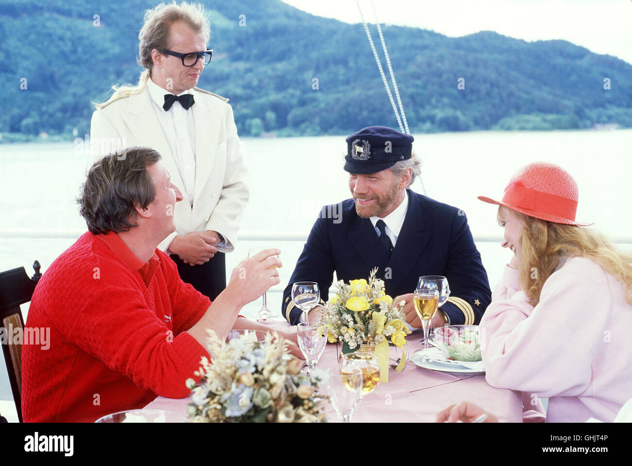 Szene Mit Mike (MIKE KRÜGER), Susanne (URSELA MONN) Und Dem Kapitän (RAIMUND HAMRSTORF). Regie: Dieter Pröttel Stockfoto