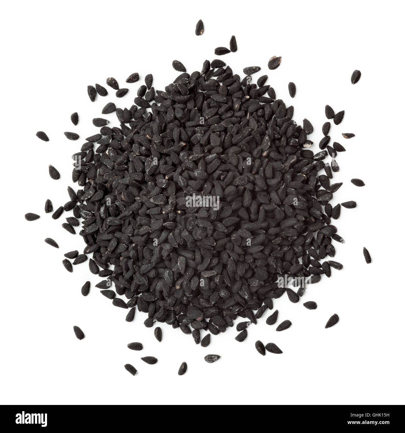 Haufen von schwarzen Nigella Samen auf weißem Hintergrund Stockfoto