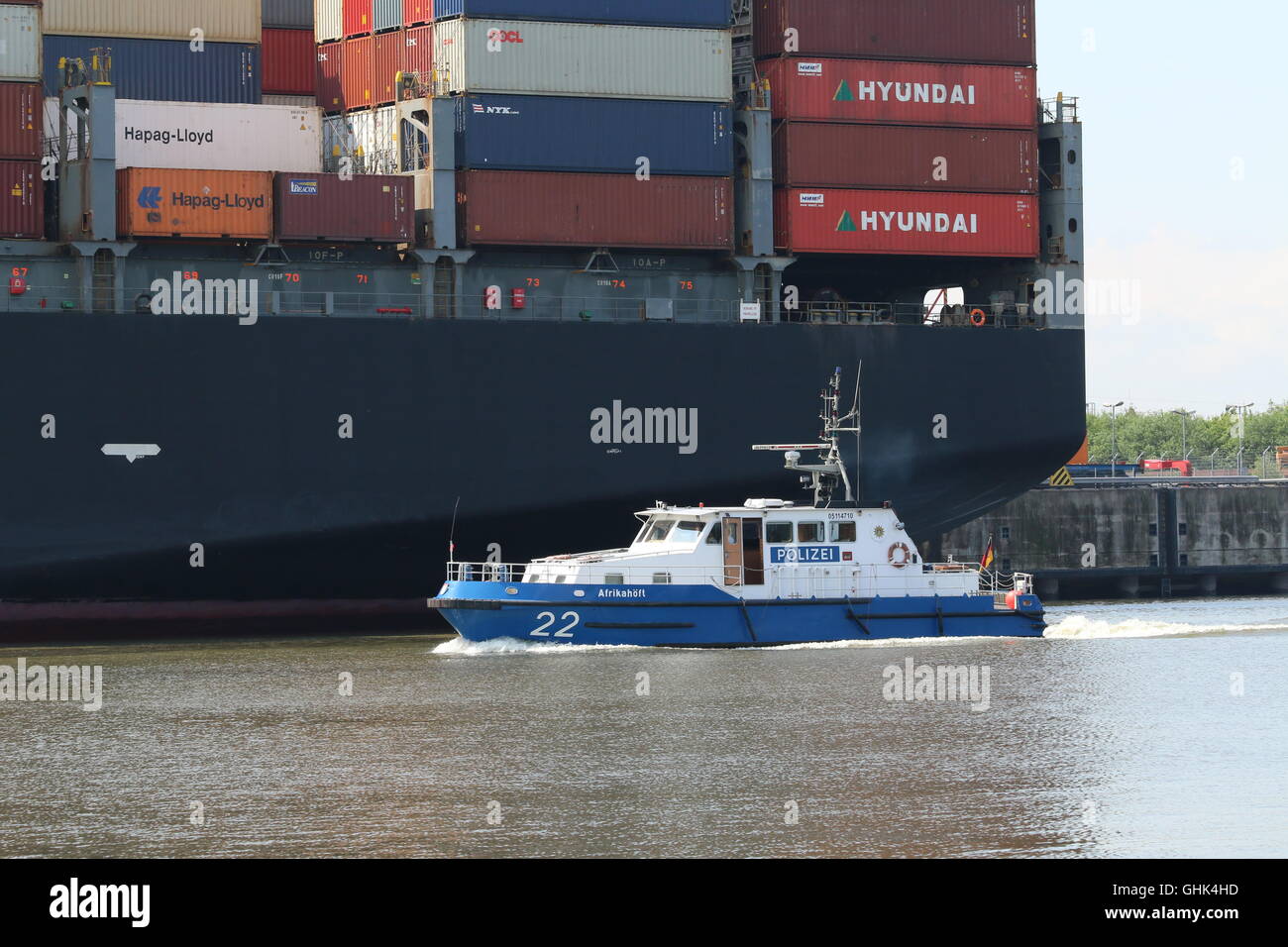 Fluss-Polizei-Start oder Boot in Hamburg, Deutschland Stockfoto