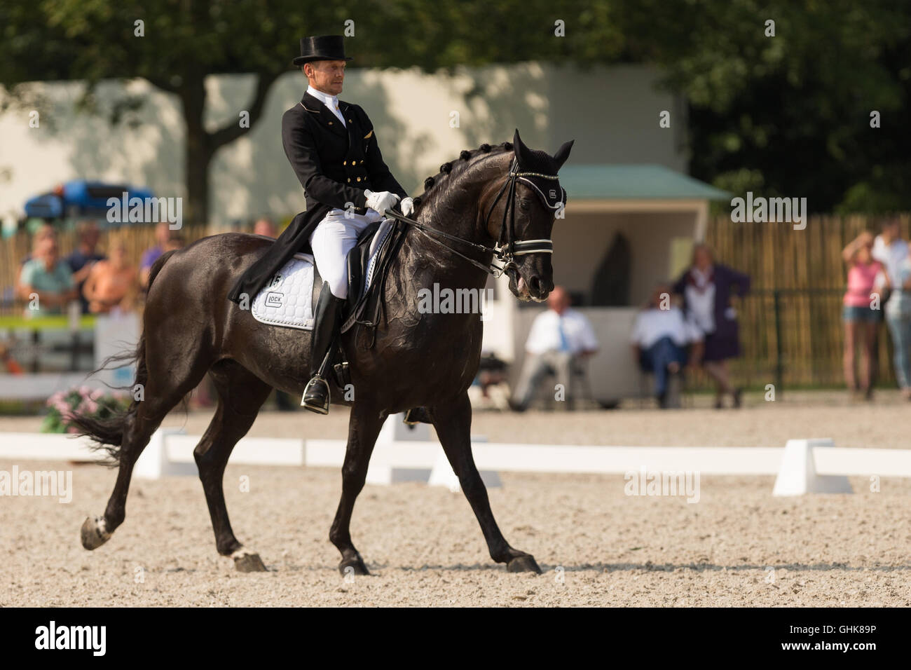 Edward Gal mit seinem Pferd Glock Stimme bei der niederländischen Dressur-Meisterschaft. Edward Gal gewann die Meisterschaft. Stockfoto