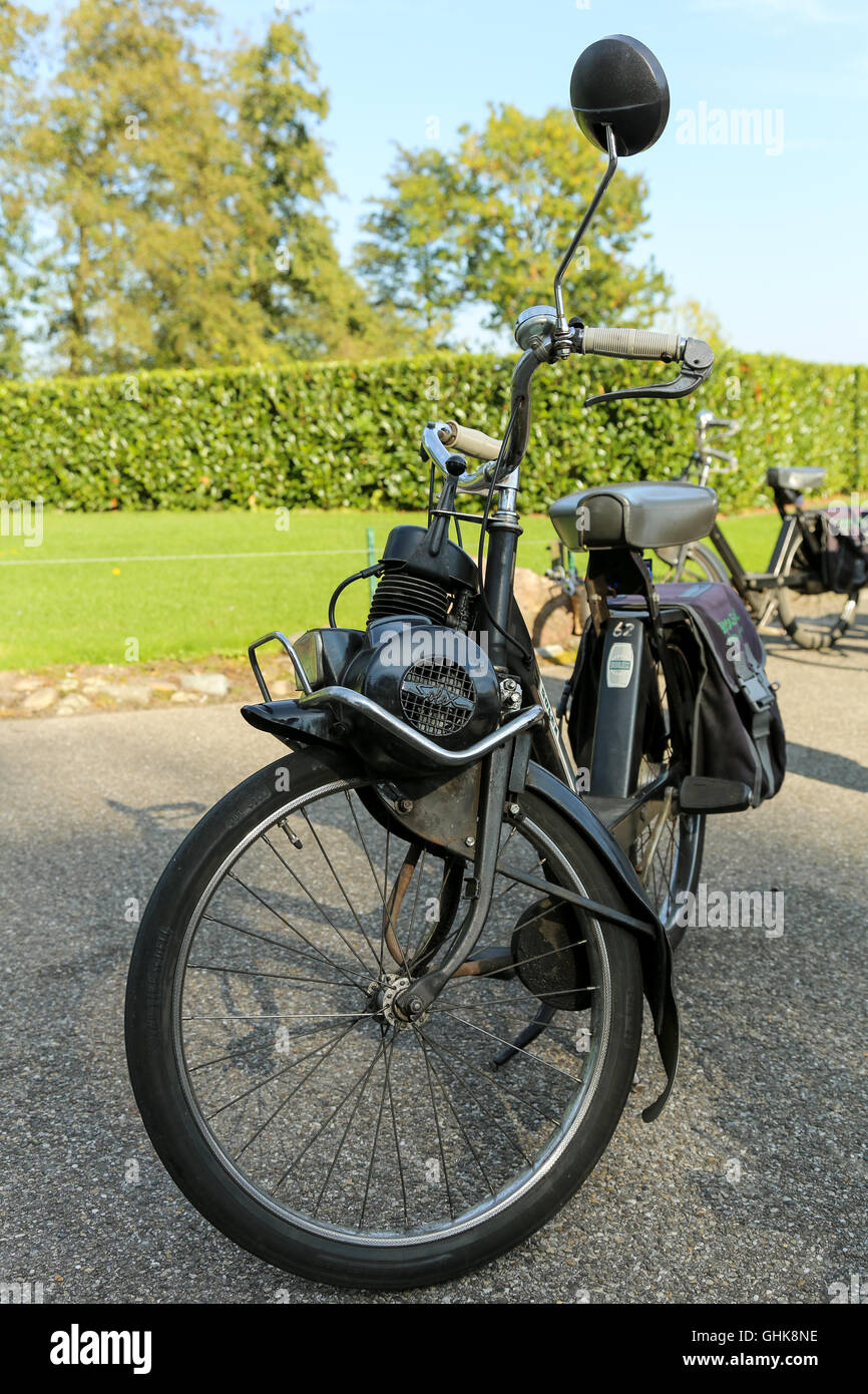 Oldtimer Solex moped zu mieten. Die Mopeds wurden von 1946 bis 1988 unter dem Namen Vélosolex, auch den Namen des Unternehmens produziert. In Stockfoto