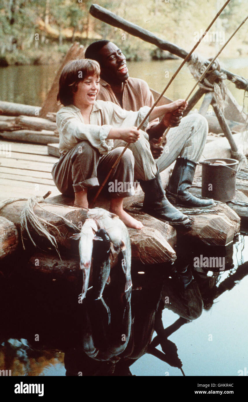 In Jim (COURTNEY B. VANCE) hat Huck Finn (ELIJAH WOOD) Einen Treuen Freund aber, Mit Dem er Auf der Fahrt Den Mississippi Hinunter Gefährliche Abenteuer Zu Bestehen Hat. Regie: Stephen Sommers aka. Die Abenteuer von Huck Finn Stockfoto