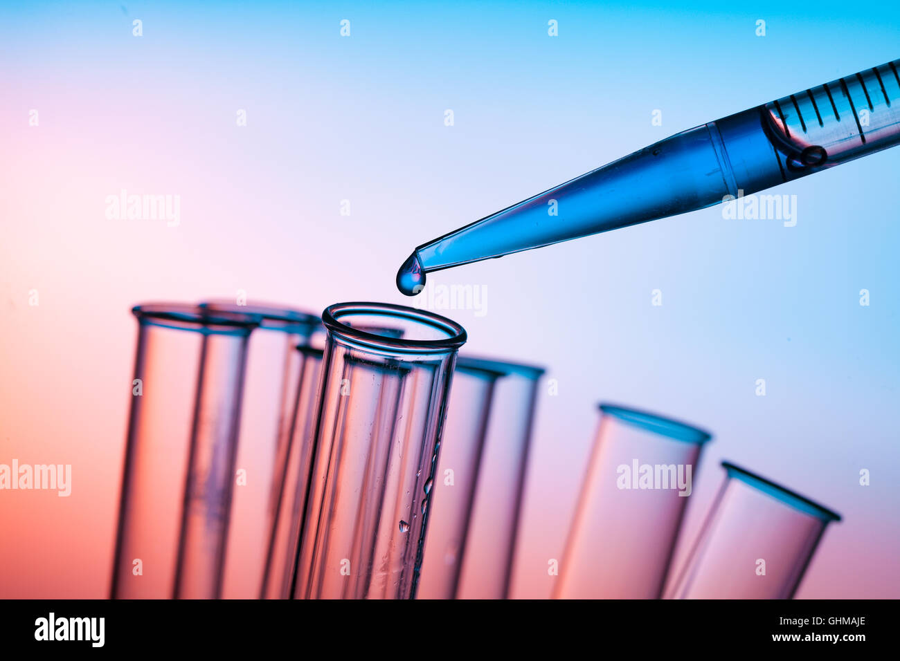 Reagenzglas und pipette Stockfoto