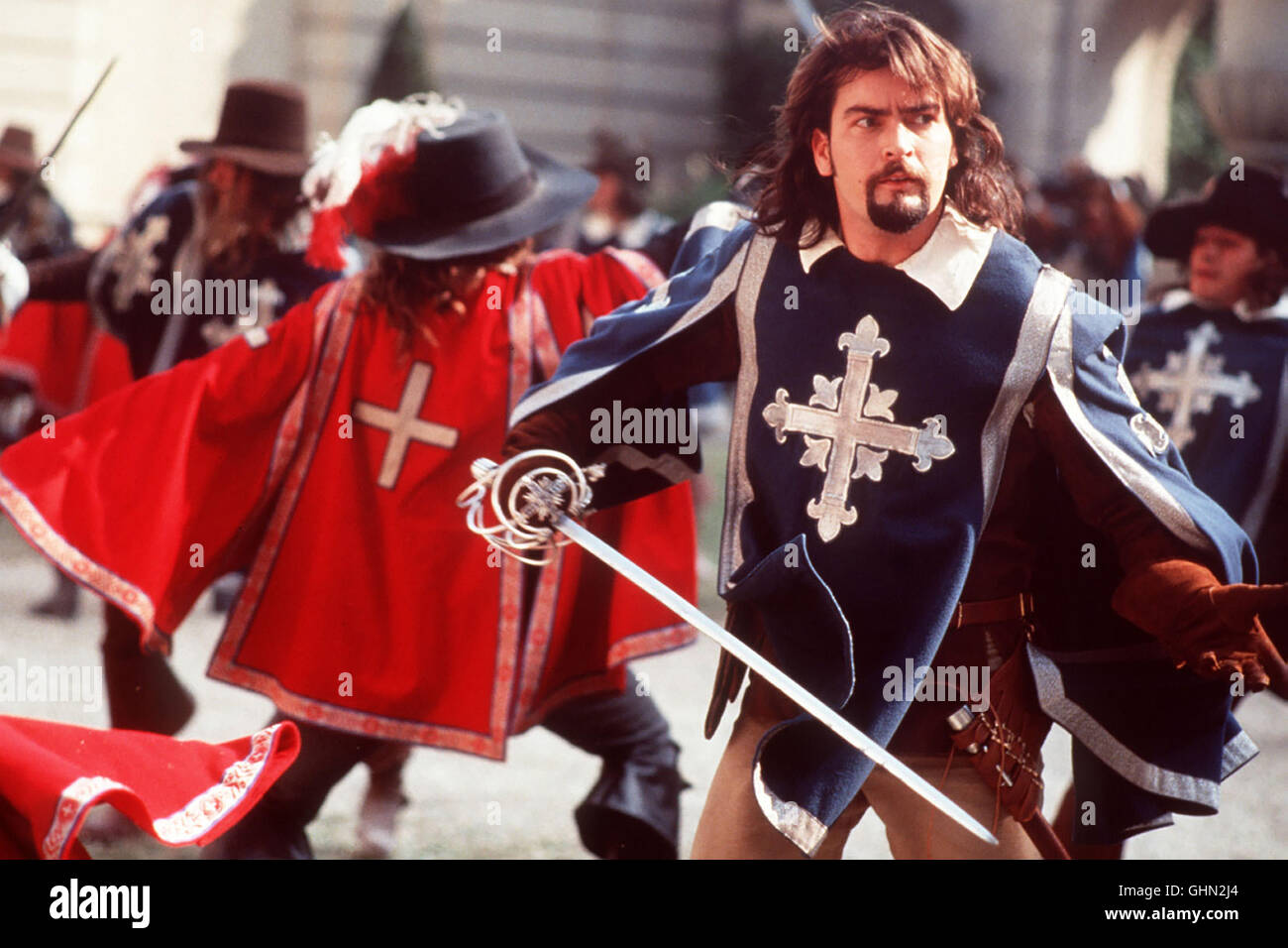 Nach der AufLösung der Garde Duch Den Intriganten Kardinal Richelieu, Stehen Nur Noch Drei der Muske-Tiere, Aramis (CHARLIE SHEEN), Porthos Und Athos loyal Zu Dachmarke König. Gemeinsam Versuchen Sie, Den Raffinierten Plan von Richelieu Zu Durchkeruzen Und Das Leben des Königs Zu Retten. Regie: Stephen Herek aka. Die drei Musketiere Stockfoto