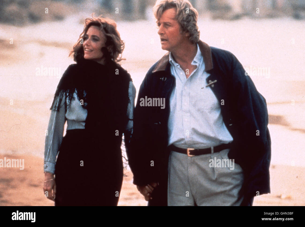 Morgan Norvell Und Seine Frau Catherine Ahnen Nicht, Auf war Sie Sich Einlassen, als Sie Das Ehepaar Freeland Auf Eine Kreuzfahrt Mit Ihrer Segelyacht Mitnehmen. Sterben Sie Reise Wird Zum Mörderischen Alptraum... KAREN ALLEN - Catherine Norvell RUTGER HAUER - Morgan Norvell Regie: John MacKenzie aka. Reise Stockfoto