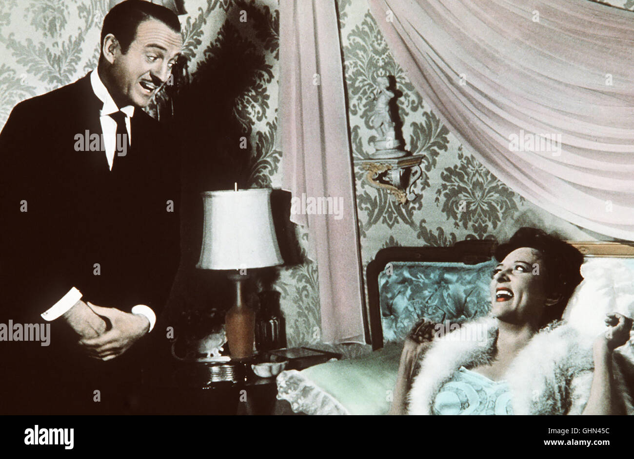 Millionärstochter Irene Bullock Lernt Zufällig Gottfried Kennens Und Bietet Ihm Einen Job als Butler JG Szene Mit sterben: Gottfried (DAVID NIVEN) Regie: Henry Koster aka. Mein Mann Godfrey Stockfoto