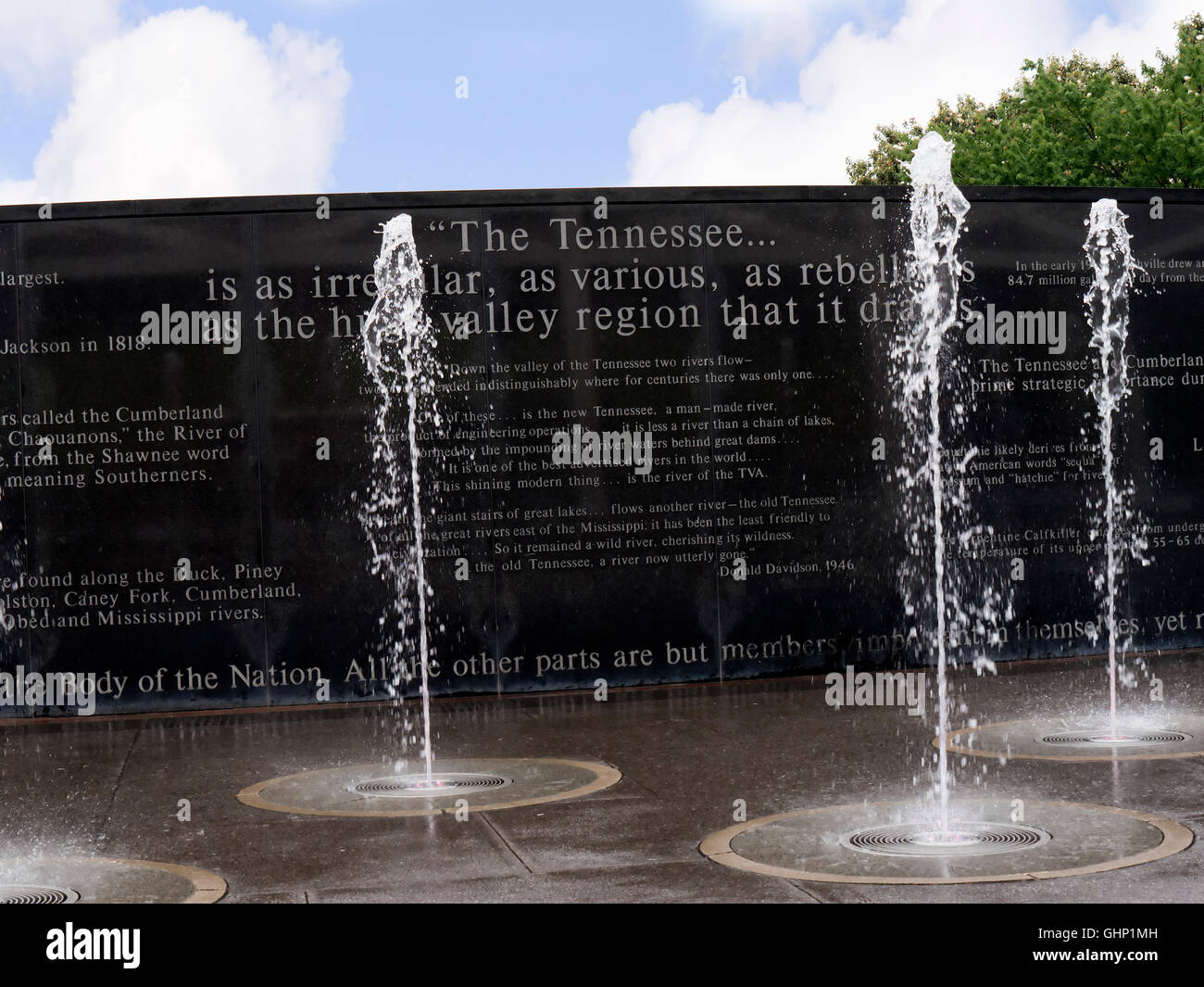 Tennessee-Denkmal-Skulpturen und Brunnen, um die weltweiten Konflikte in Nashville beteiligt Stockfoto