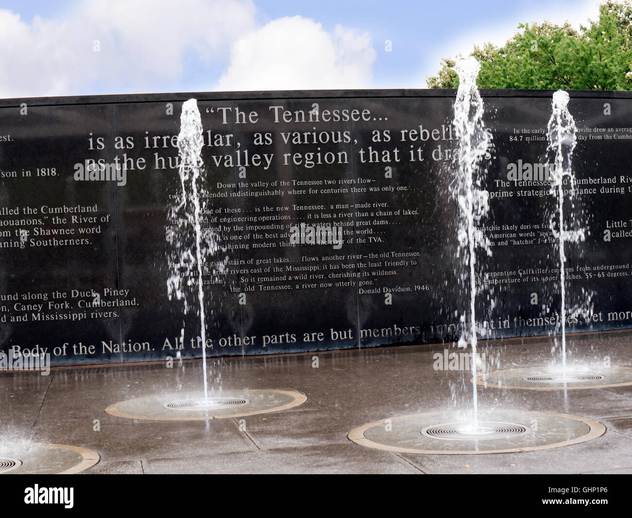 Tennessee-Denkmal-Skulpturen und Brunnen, um die weltweiten Konflikte in Nashville beteiligt Stockfoto