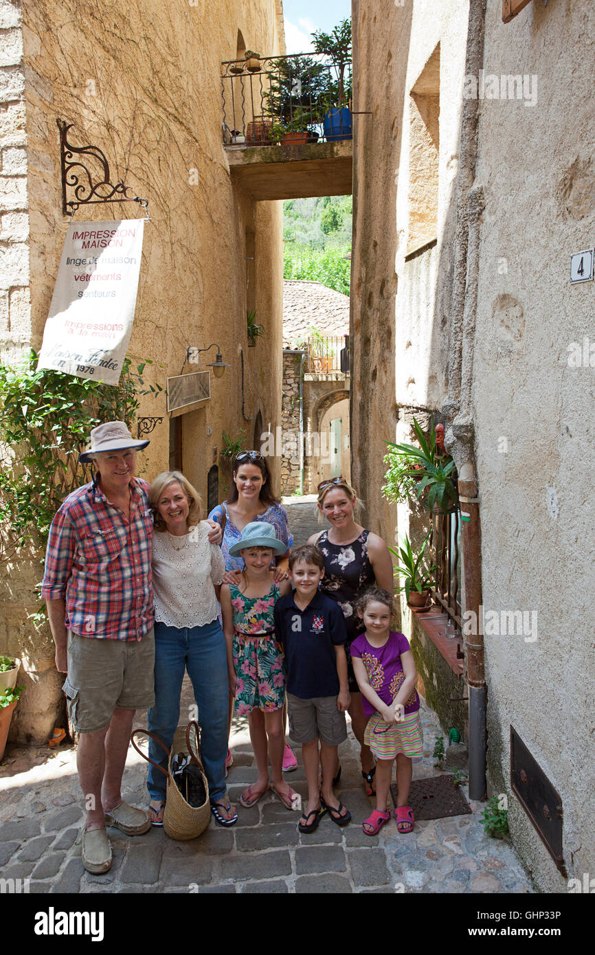 Familie auf Urlaub in Seillans, Frankreich Stockfoto