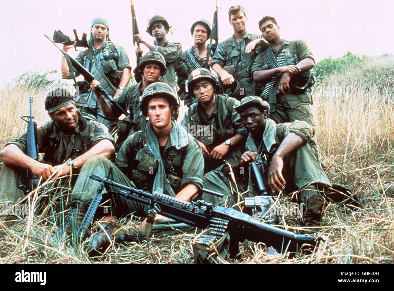 Die Männer von der BRAVO-Unternehmen können Sich äh sterben Musiker Einer Band würde, Deren Hub-Schrauber Abgeschossen Wurde. Doch der Job Hat Seine Tücken... Szenenfoto Regie: Jim Johnston aka. Tour der Aufgabe: Folge 12 - Abgestürzt Stockfoto