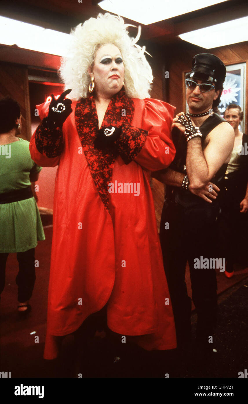 Zwei Unter Volldampf - Als der Glücklose Polizist Frank Dooley Gefeuert Wird Und der Schüchterne Website Norman Kane Seinen Beruf anheizt Andauernder Erfolglosigkeit einer Den Nagel Hängt, Landen Die Beiden als Wachmänner Bei Einem Sicherheitsdienst. Doch einleuchten Ausgerechnet sterben von Ihnen Bewachten Objekte Regelmäßig Ausgeraubt Werden, Shub Selbst Zwei Langsamdenkern Wie Ihnen kahl SuspektÉ Szene Mit Dooley (JOHN CANDY). Regie: Mark K. Lester aka. Bewaffnet und gefährlich Stockfoto