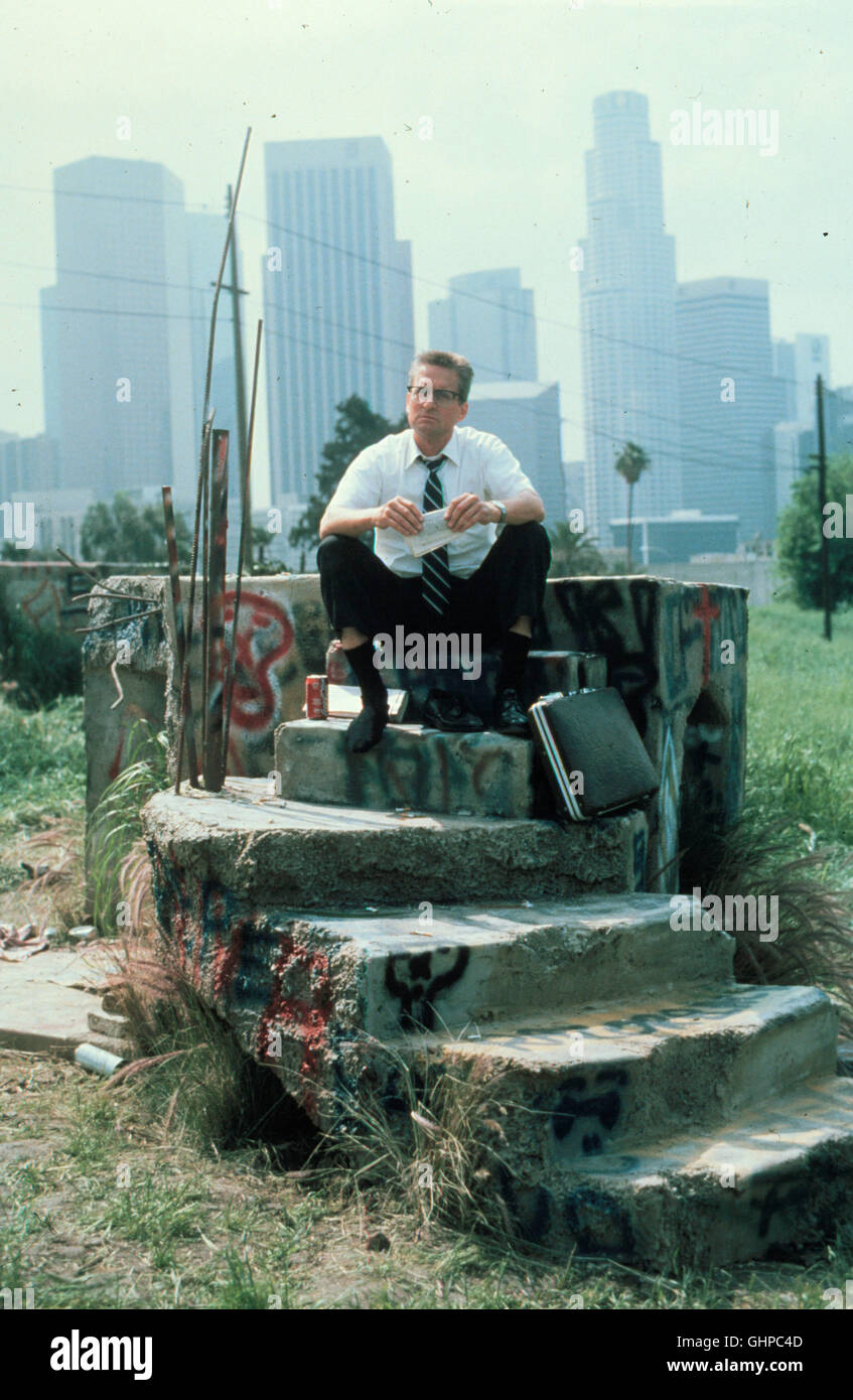 Falling down - Ein Ganz normaler Tag - In der Gluthitze Eines Sommertages Steckt D-Fens (MICHAEL DOUGLAS), so Benannt Nach seit Nummernschild, Wieder Einmal Im Stau. Bisher hat er Immer Die Ruhe Bewahrt - Doch begeisterte Dreht D-Fens Durch... Regie: Joel Schumacher aka. Falling Down Stockfoto