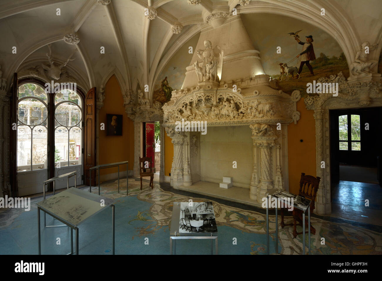 Portugal, Sintra, Innere des Anwesens Palast von Quinta da Regaleira (Speisesaal) Stockfoto