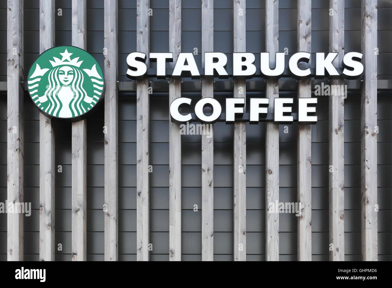 Starbucks-Logo an der Wand Stockfoto
