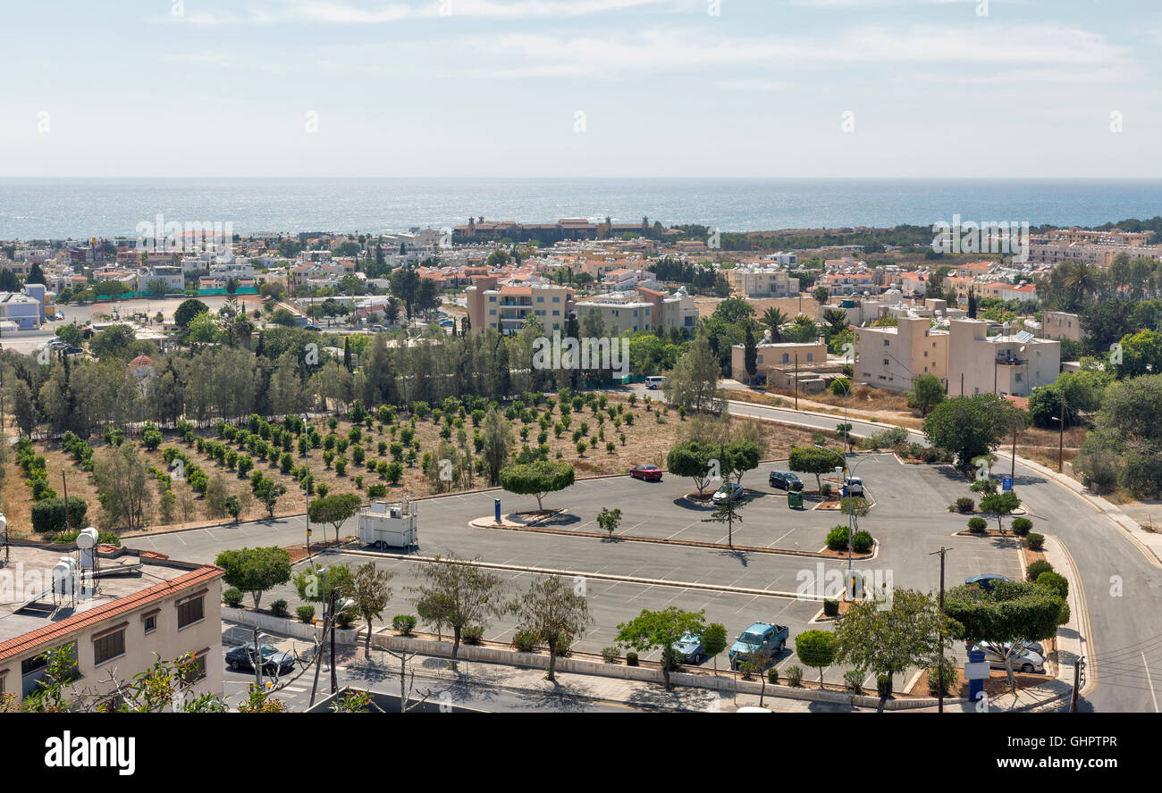 Paphos Stadtbild, Wohnquartier. Paphos ist eine mediterrane Küstenstadt im Südwesten von Zypern, Europa. Stockfoto