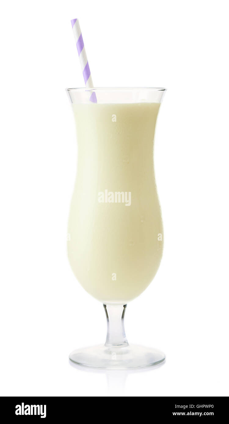 Glas von Vanille Milchshake isoliert auf weißem Hintergrund Stockfoto