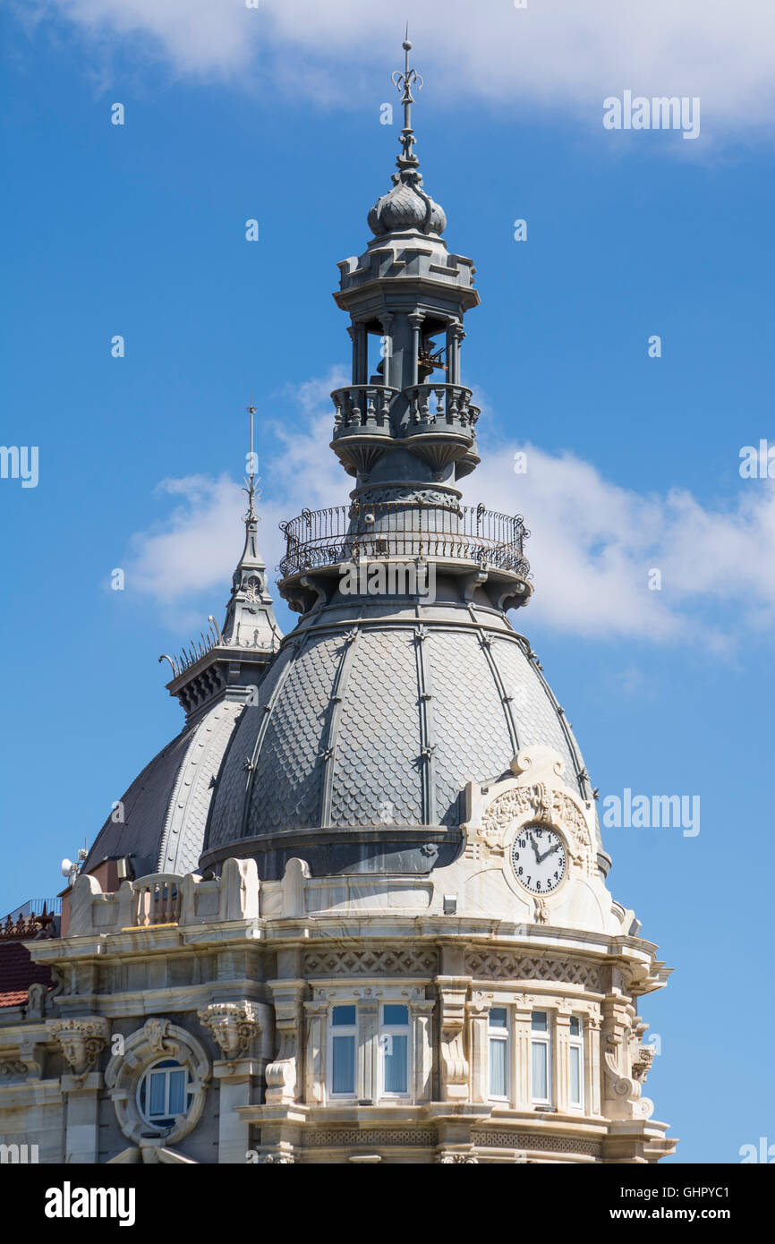Uhr an der Spitze des Rathauses von Cartagena, Cartagena Spanien Stockfoto