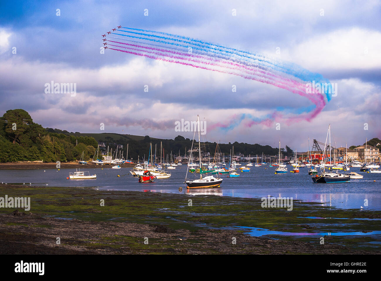 Die roten Pfeile zeigen die über falmouth in Cornwall, Großbritannien am 10/08/2016 Stockfoto