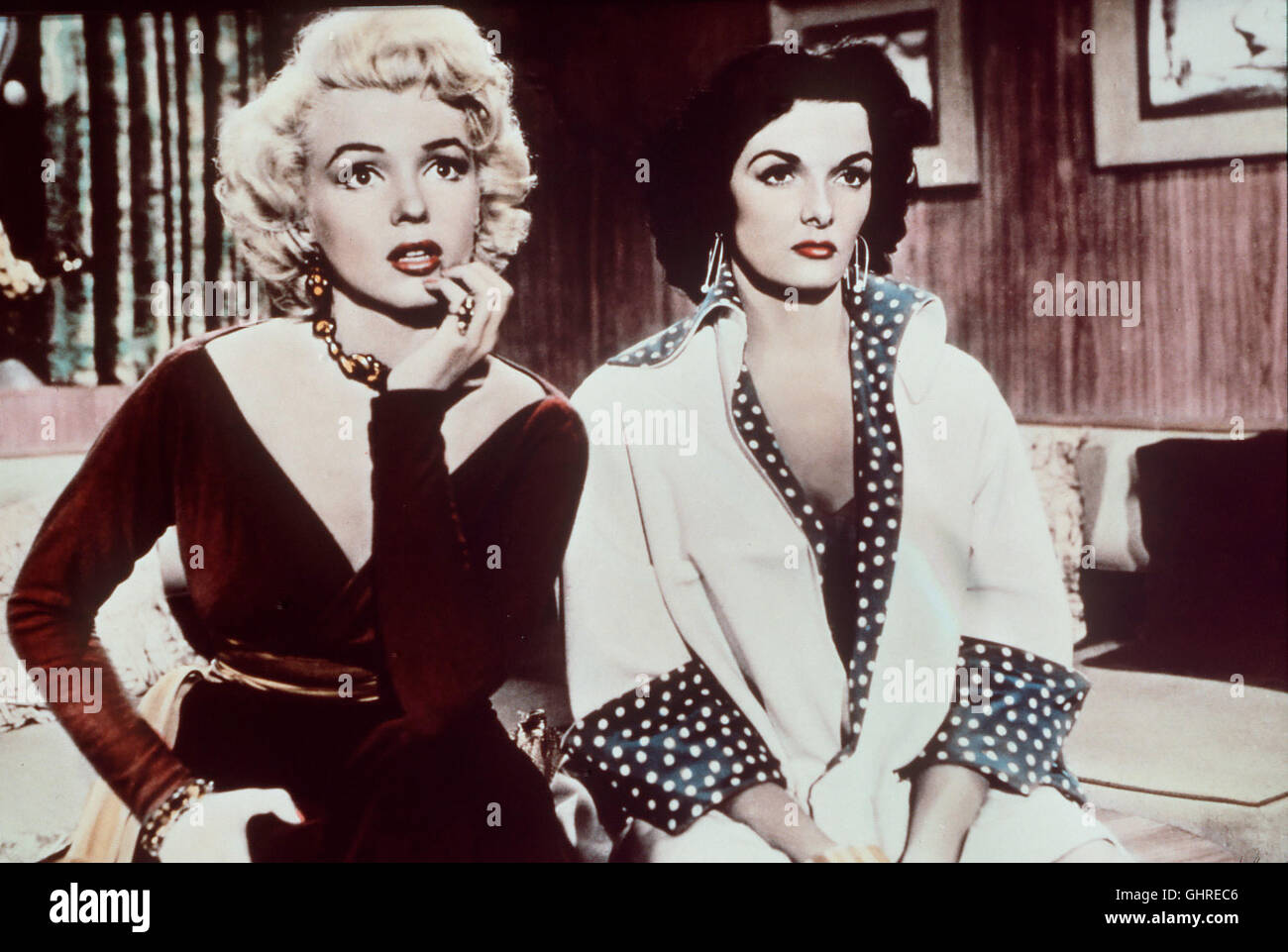 BLONDINEN BEVORZUGT Gentlemen prefer Blondes USA 1953 - Howard Hawks sterben Beiden Tänzerinnen Lorelei (MARILYN MONROE) Und Dorothy (JANE RUSSELL) Reisen Mit Einem fügt Nach Europa Zur Hochzeit Loreleis. Doch sterben Fotoarbeit Kann Auf der Fahrt Wohlhabenden Gangart Und Diamanten Nur Schwer Widerstehen. Regie: Howard Hawks aka. Blondinen bevorzugt Stockfoto