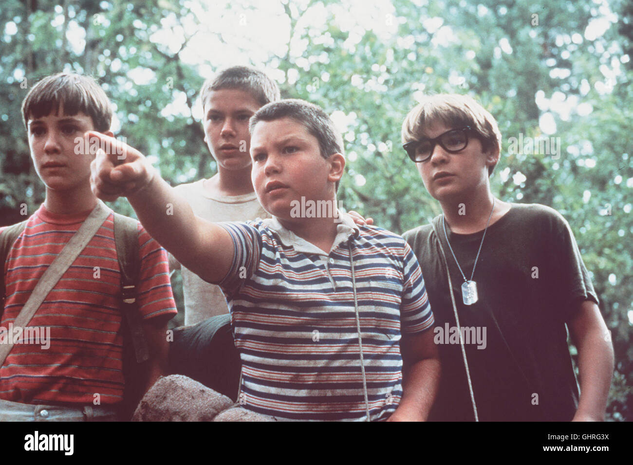 STAND BY ME DAS GEHEIMNIS EINES SOMMERS Vier Zwölfjährige Jungen Machen Sich Auf Regie Rob