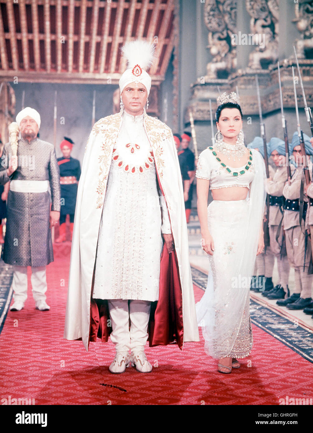 Der Tiger von Eschnapur Der Deutsche Ingenieur Harald Berger Reist Nach Eschnapur, äh Höhle Im Auftrag des Maharadschas Chandra (WALTHER REYER) Fürstlichen Palast Zu Modernisieren. Er Verliebt Sich in Die Tempeltänzerin Seetha (DEBRA PAGET), sterben äh Vor Dem Angriff Eines Tiger Rettet. Regie: Fritz Lang aka. La Tigre di Eschnapur/Le Tigre Du Bengale Stockfoto