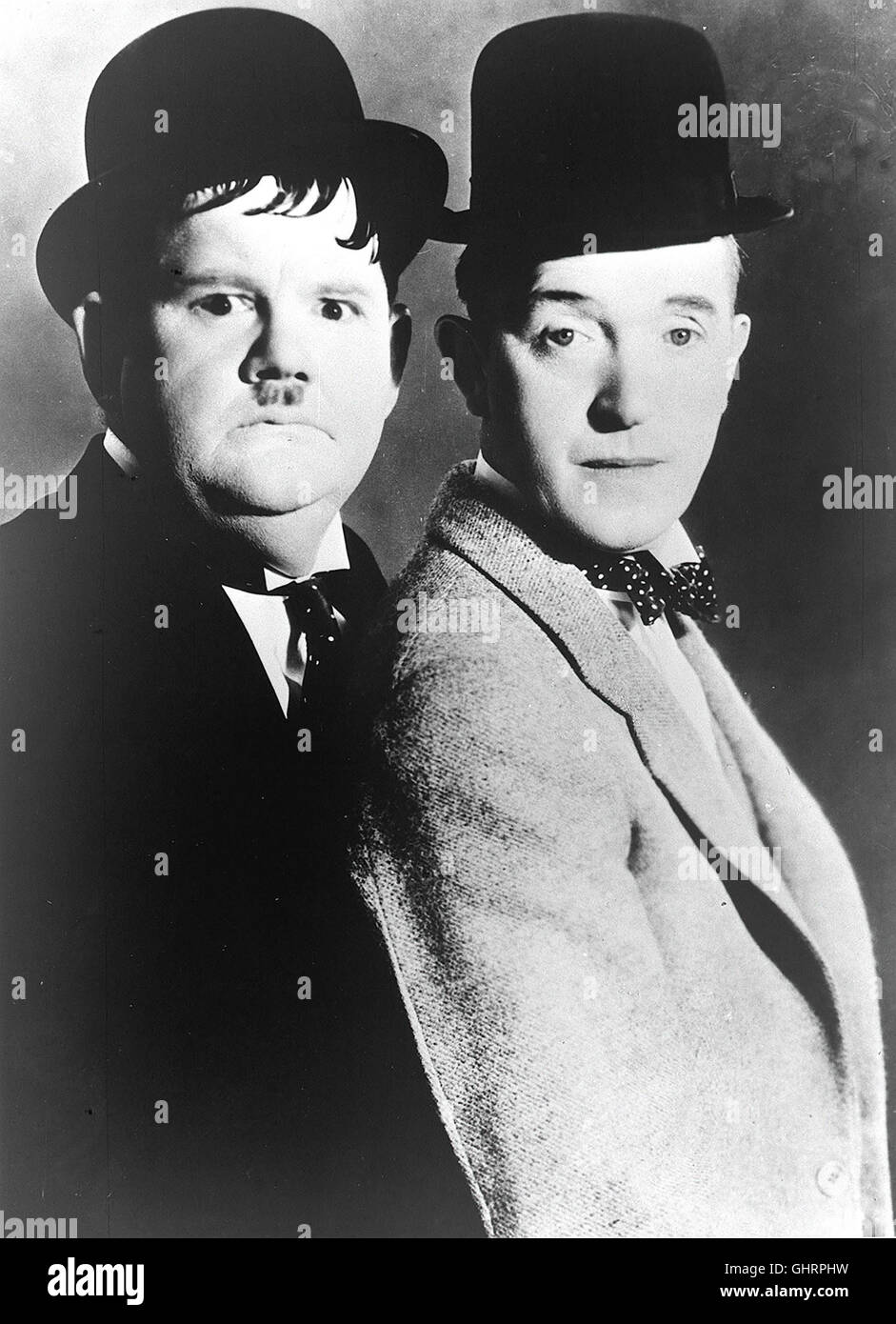 Stan Laurel & Oliver Hardy STAN LAUREL Und OLIVER HARDY - Diese Zwei Weisen der Filmgeschichte Können Wir Jetzt Auf ARTE in Brillanter Bild-Und Tonqualität Wiederentdecken. Der Kirch-Gruppe ist es Gelungen, Sämtliches Originalfilmmaterial der Hal Roach-Bibliothek Aufzukaufen. Die Nitro-Kopien Wurden in Einem Aufwendigen Spezialverfahren Umkopiert, Würfel Deutschen Synchronfassungen der Originalversion Villenort sterben Kurzfilme Wurden Sorgfältig Untertitelt. So Mittelaltersammlung Und Verfügbar Gemacht, ist Dieses Stück Kulturgeschichte Erst Einmal Für Die Nächsten Jahrhunderte Gesichert. Stockfoto