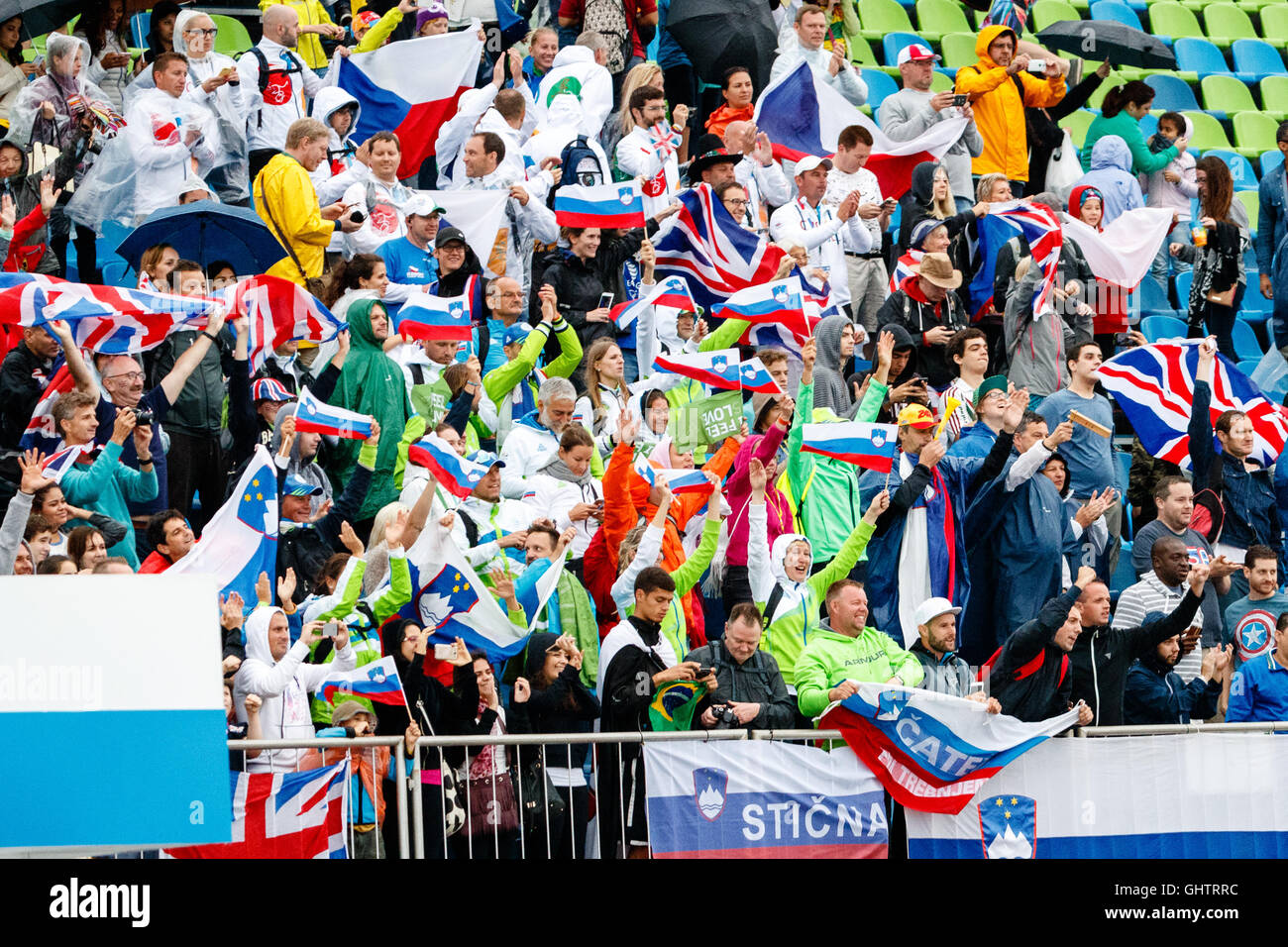 Rio De Janeiro, Brasilien. 10. August 2016.  Kanu-SLALOM - Kajak (K1) Männer MEDAILLENVERGABE im Olympischen Sommerspiele in Rio De Janeiro 2016. Sport-Fans. © Petr Toman/World Bilder Stockfoto