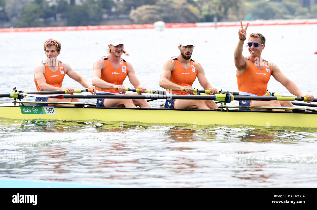 Rio De Janeiro, Brasilien. 11. August 2016. Das Team von der Netherllands reagiert nach der Männer vier Halbfinale Rudern Veranstaltungen der Rio 2016 Olympischen Spiele Lagoa-Stadion in Rio De Janeiro, Brasilien, 11. August 2016. Foto: Soeren Stache/Dpa/Alamy Live News Stockfoto