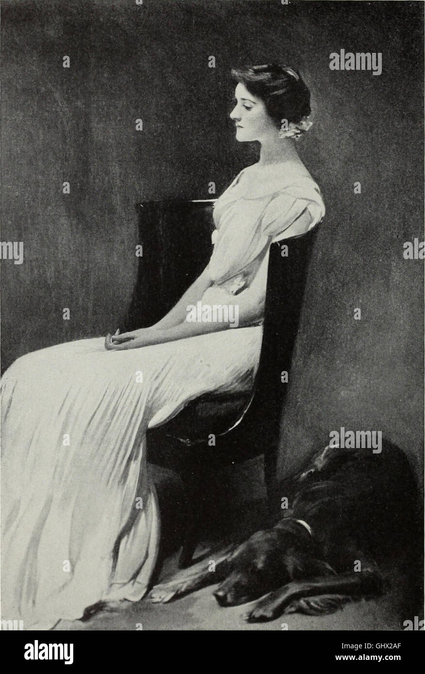 „International Studio“ (1908) ist eine illustrierte Zeitschrift, die sich mit den Bereichen Bildende und angewandte Kunst befasst und Einblicke in zeitgenössische Kunstbewegungen, Künstler und Trends sowie vorgestellte Kunstwerke und Ausstellungen bietet. Stockfoto