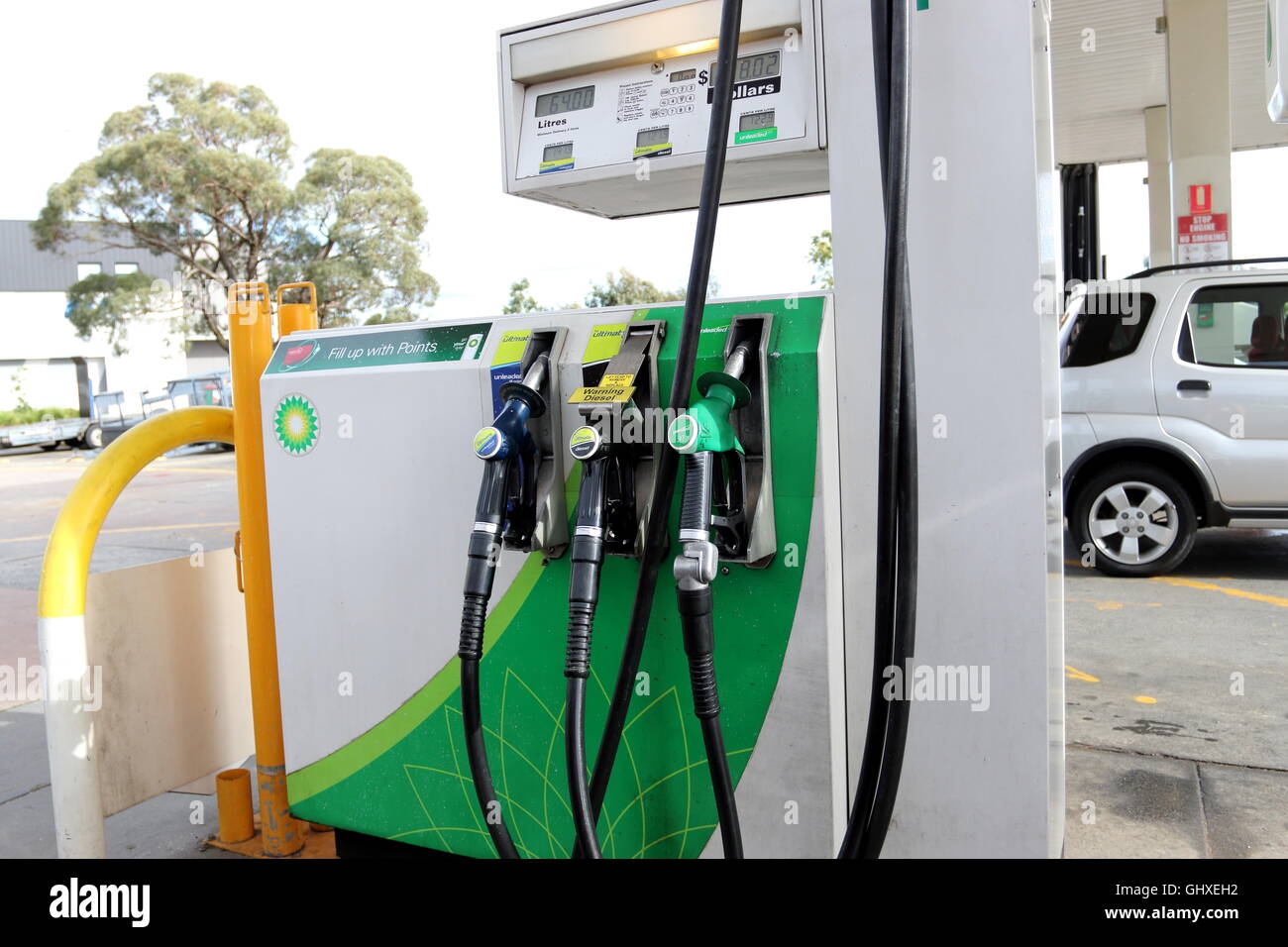 BP - British Petroleum-Zapfsäulen an Tankstelle in Melbourne Victoria Australien Stockfoto