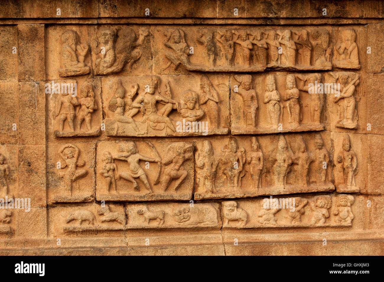 Antiken Basrelief. Brihadishwara-Tempel. Thanjavur (Thanjavur), Tamil Nadu, Indien Stockfoto