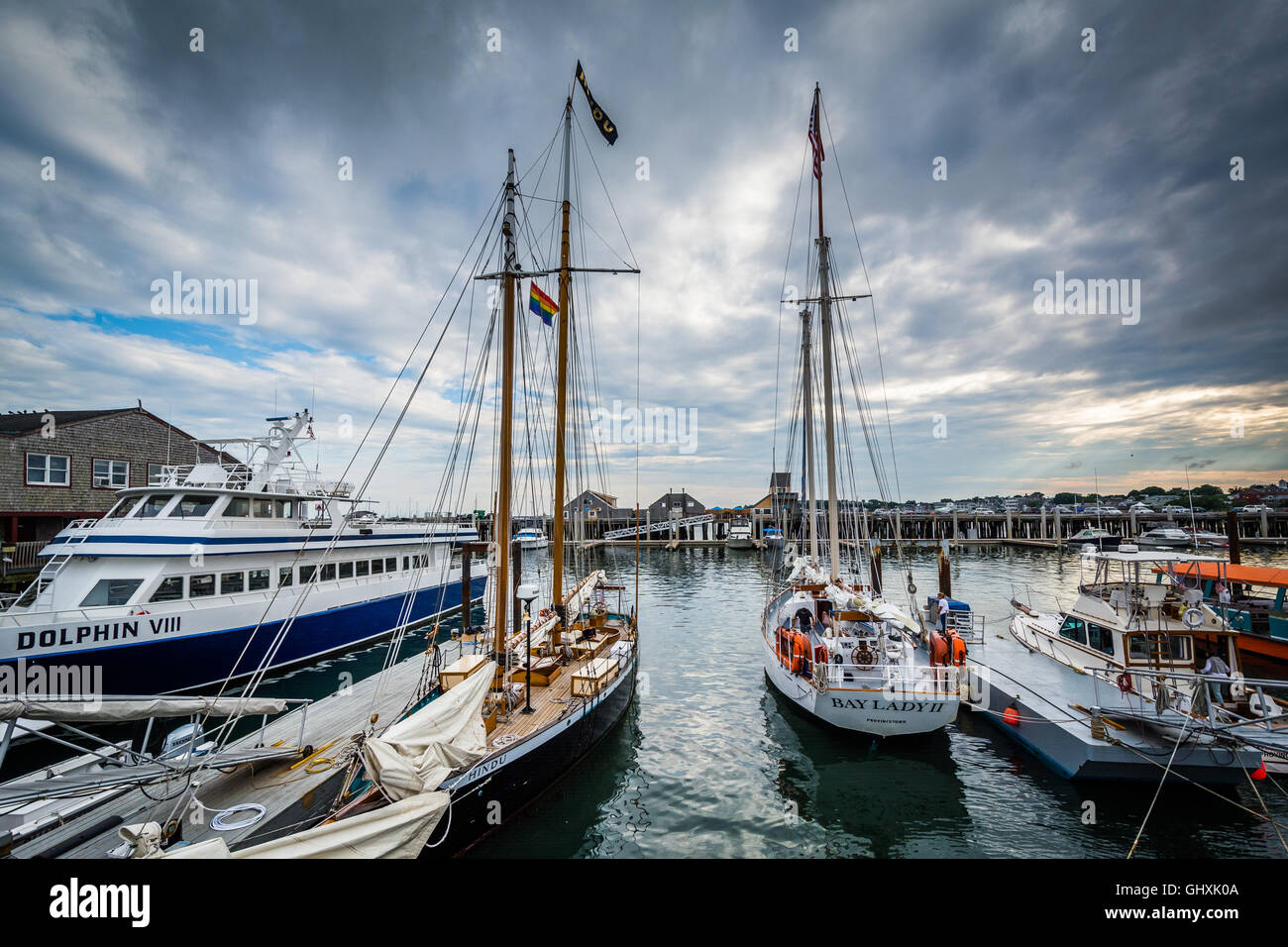 Boote angedockt an der MacMillan Pier in Provincetown, Cape Cod, Massachusetts. Stockfoto
