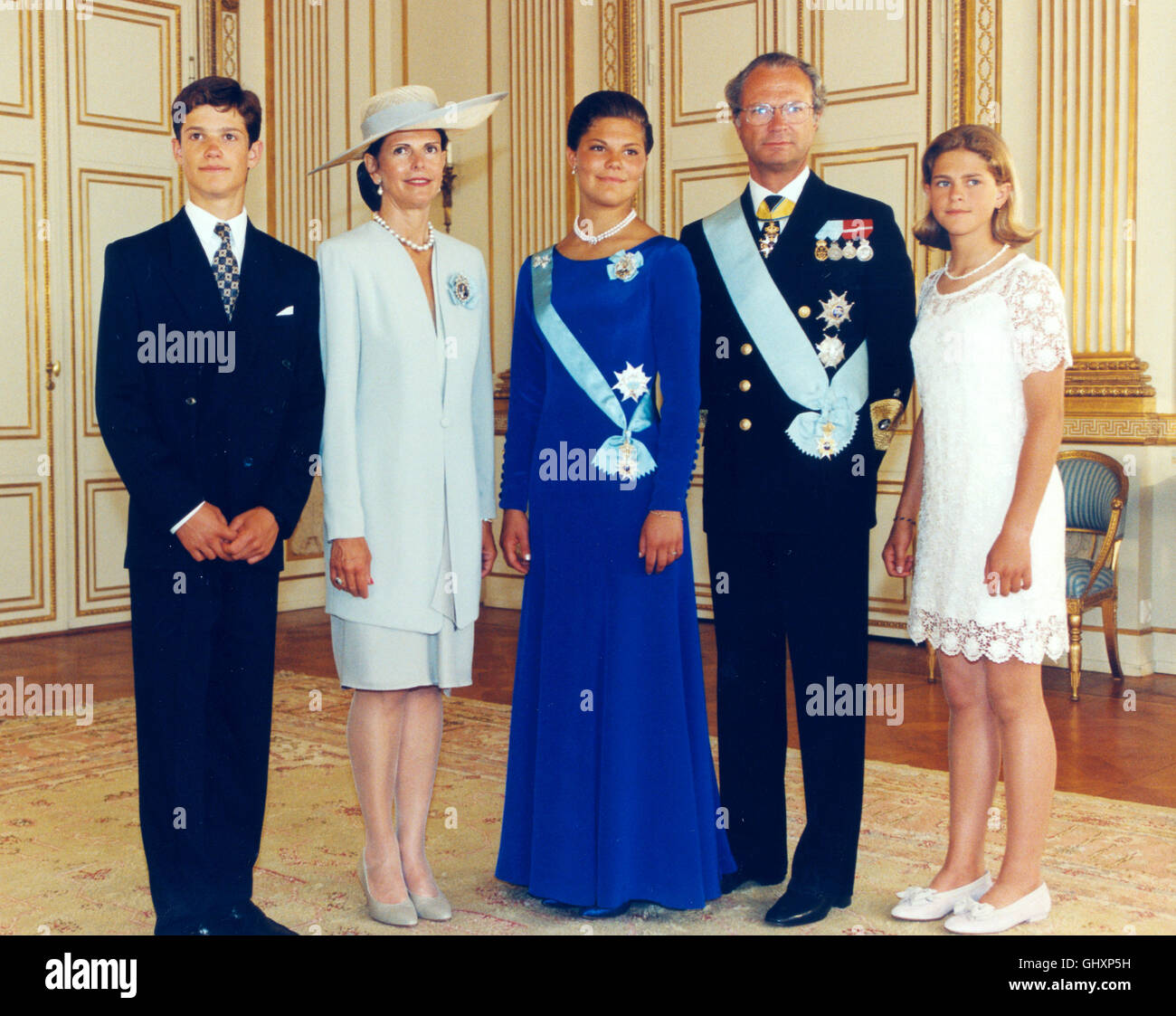 Kronprinzessin Victoria mit schwedischen Königspaar Eltern und Geschwistern nach einer Behörde-Zeremonie auf der Burg mit seinen 18 th ein Stockfoto