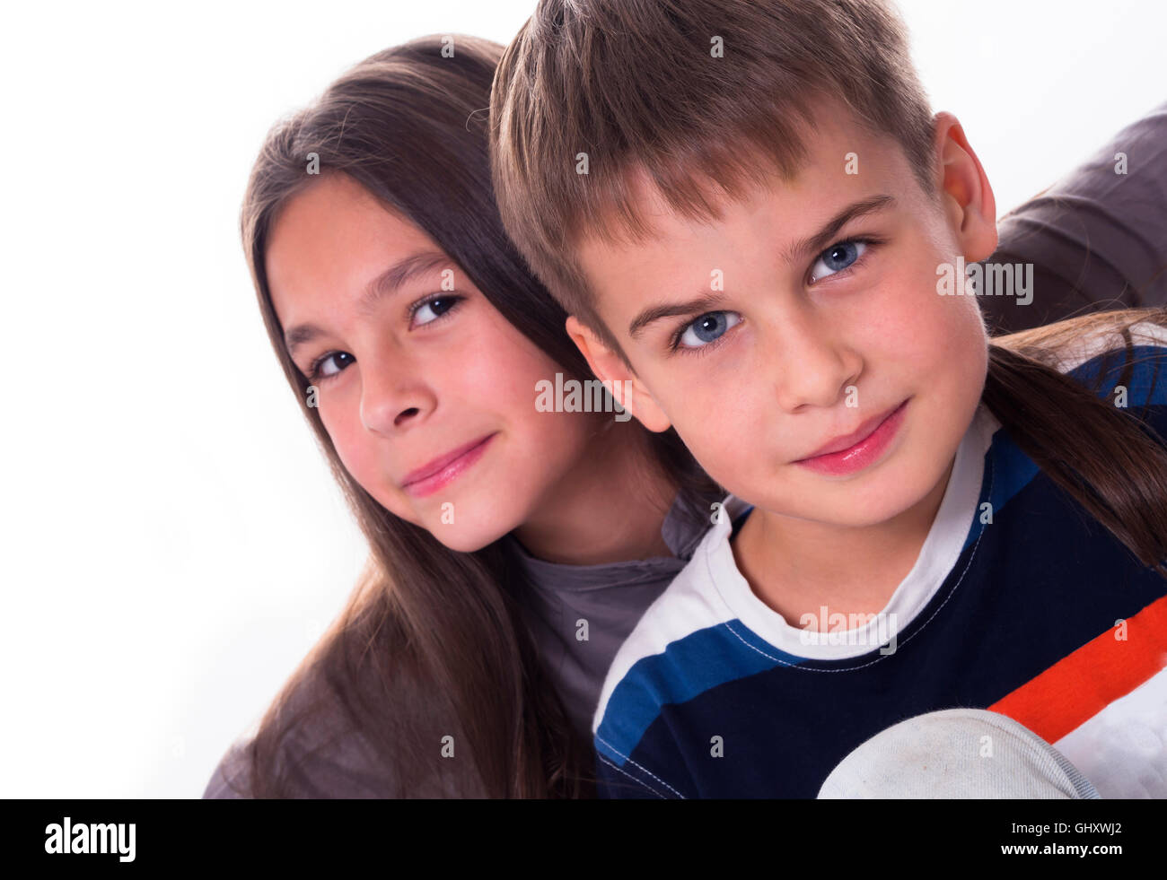 junge und ein Mädchen, glückliche Kinder Stockfoto